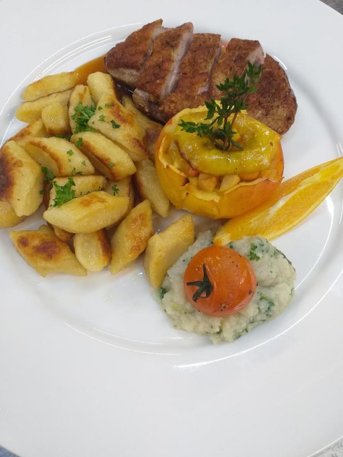 Hotel Landgasthof Adler 巴特克罗青根 外观 照片